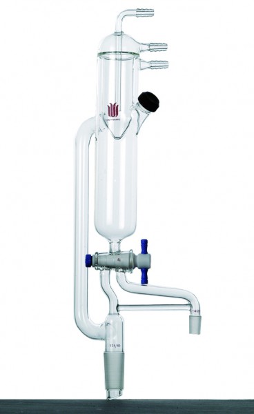 Solvent still head, built-in condenser